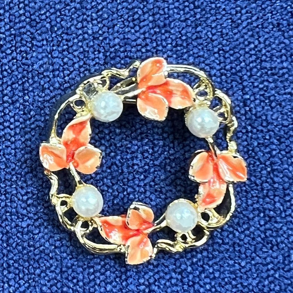 Gerry’s Gold Tone and Orange Wreath